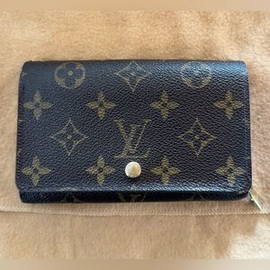 Louis Vuitton Classic Monogram Tresor Wallet
